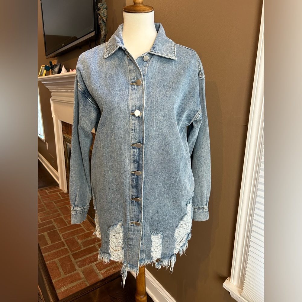 Denim jacket. Never worn size S.